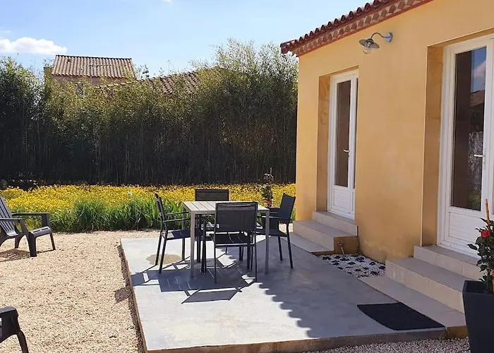Charmant Appartement Au Calme Situe En Camargue